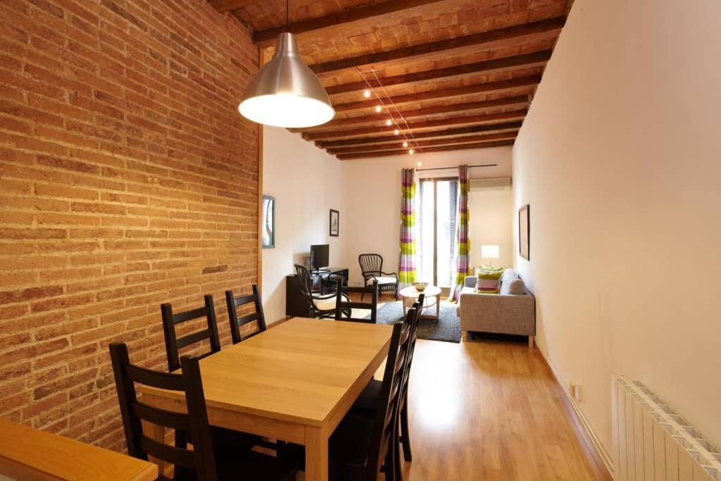 Beautiful apartment in Eixample Barcelona Exterior foto